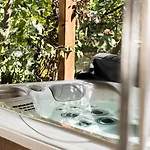 Nuitées Bohèmes Hôtel&spa Couette-café