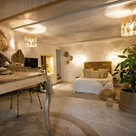 Nuitées Bohèmes Hôtel&spa Couette-café 4*