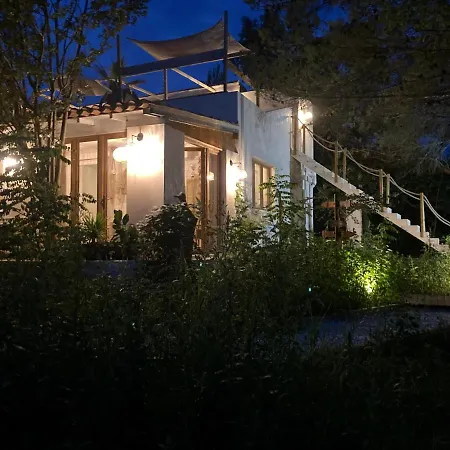 Nuitees Bohemes & Bed & Breakfast Gajan (Gard)