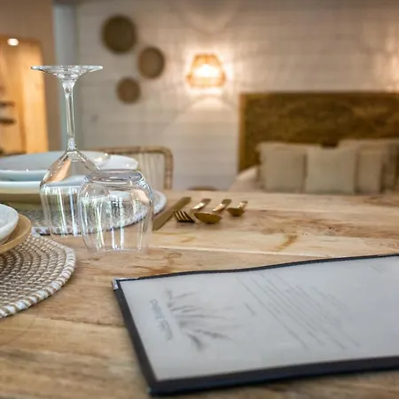 Nuitees Bohemes & Bed & Breakfast