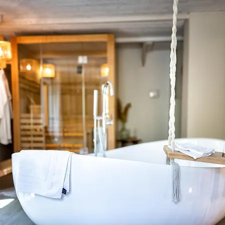 Nuitees Bohemes & Bed & Breakfast