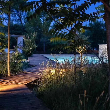 Bed & Breakfast Nuitees Bohemes & Gajan (Gard)