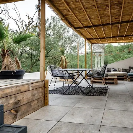 Nuitees Bohemes & Bed & Breakfast *