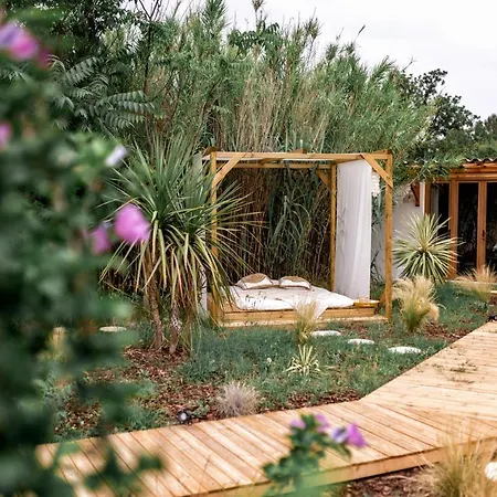 Nuitees Bohemes & Bed & Breakfast *