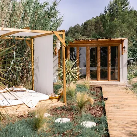 Nuitees Bohemes & Bed & Breakfast Gajan (Gard)