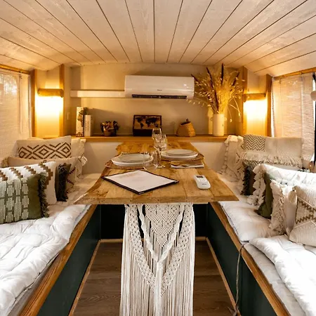 Bed & Breakfast Nuitees Bohemes & *