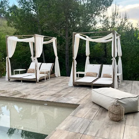 Nuitees Bohemes & Nocleg ze śniadaniem Gajan (Gard)