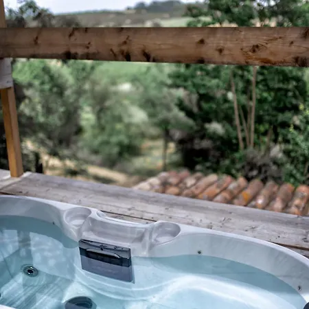 Nocleg ze śniadaniem Nuitees Bohemes & Gajan (Gard)