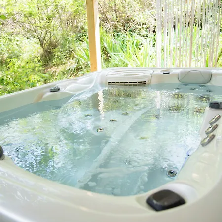 Nuitees Bohemes & Bed & Breakfast Gajan (Gard)