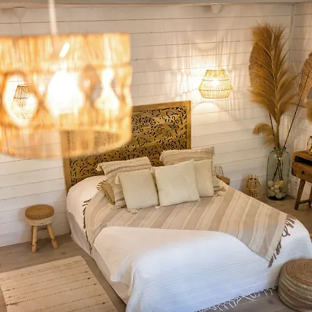 Bed & Breakfast Nuitees Bohemes & Gajan (Gard)