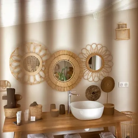 Bed & Breakfast Nuitees Bohemes & Gajan (Gard)