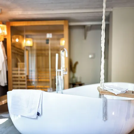 Nuitees Bohemes & Bed & Breakfast 4*