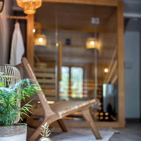 Nuitees Bohemes & 4*