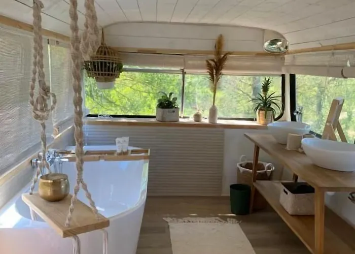 Nuitees Bohemes & Bed & Breakfast 4*